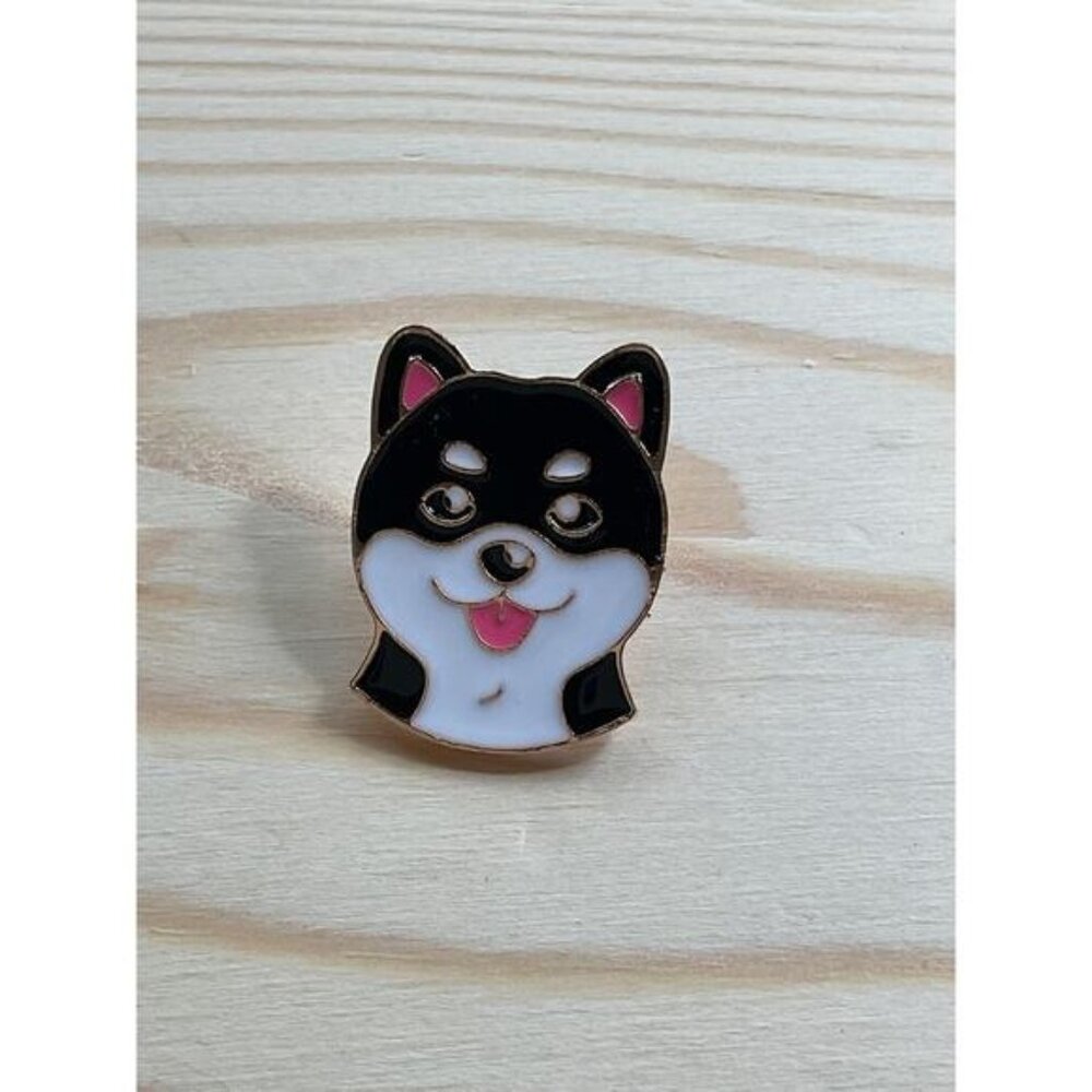 Husky Dog Enamel Pin Badge With Gold-Tone Backing & Secure Clasp
